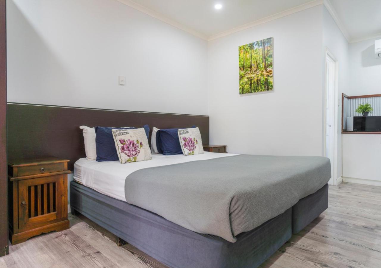 Kimberley Croc Motel Kununurra Buitenkant foto